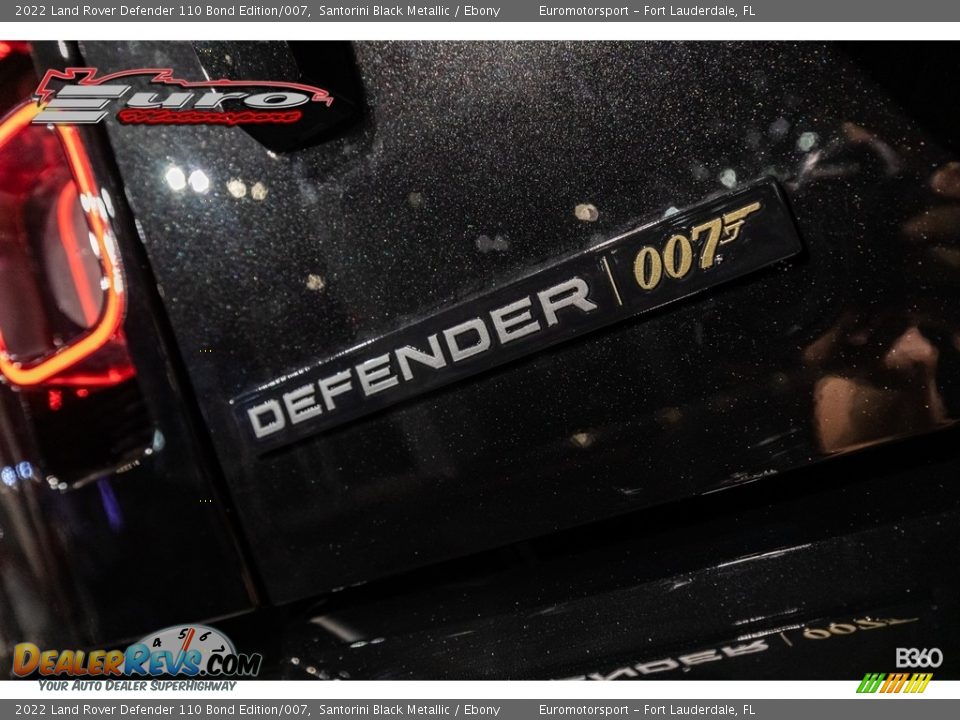 2022 Land Rover Defender 110 Bond Edition/007 Logo Photo #2