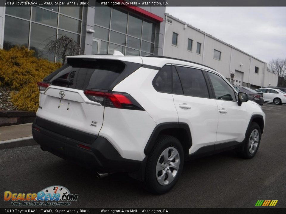 2019 Toyota RAV4 LE AWD Super White / Black Photo #16