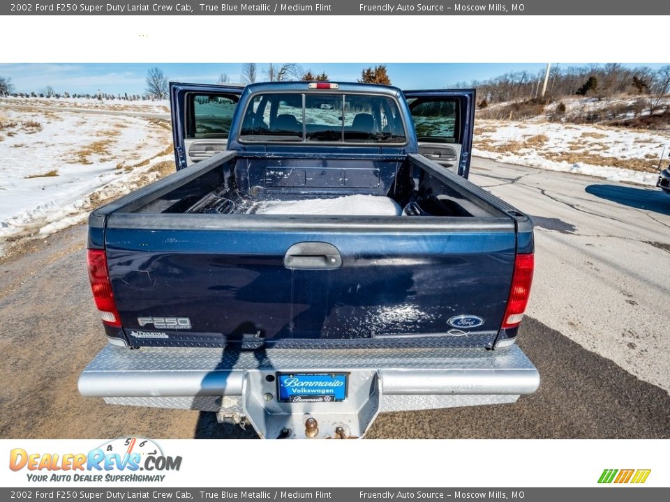 2002 Ford F250 Super Duty Lariat Crew Cab True Blue Metallic / Medium Flint Photo #21