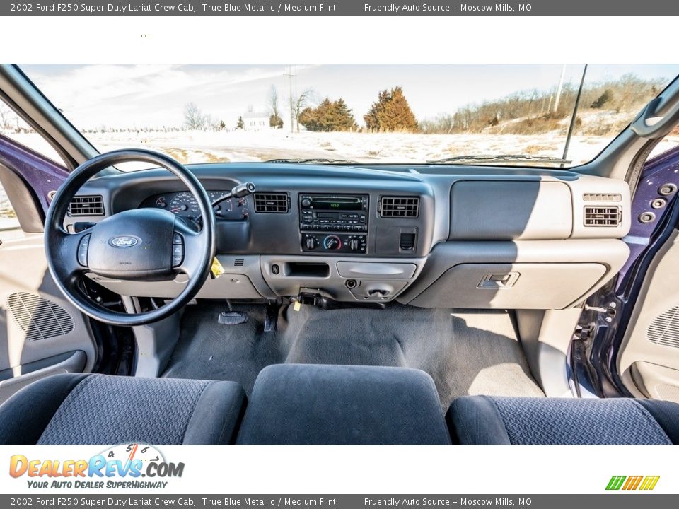 Dashboard of 2002 Ford F250 Super Duty Lariat Crew Cab Photo #26