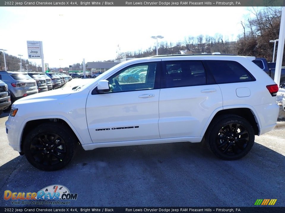 2022 Jeep Grand Cherokee Laredo X 4x4 Bright White / Black Photo #2