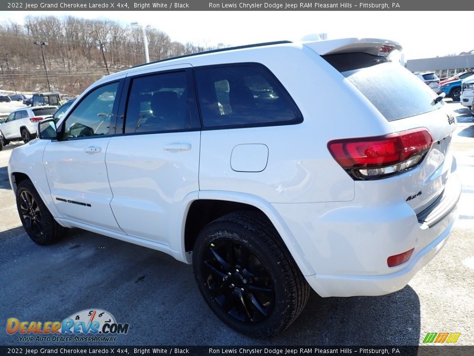 2022 Jeep Grand Cherokee Laredo X 4x4 Bright White / Black Photo #3