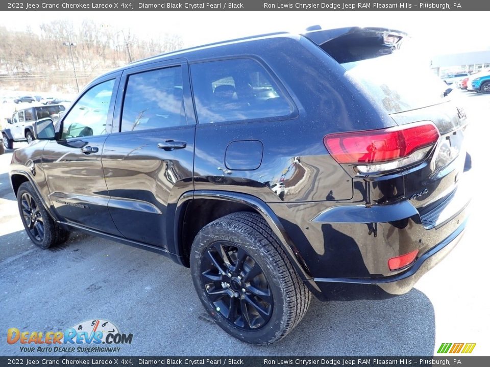 2022 Jeep Grand Cherokee Laredo X 4x4 Diamond Black Crystal Pearl / Black Photo #3