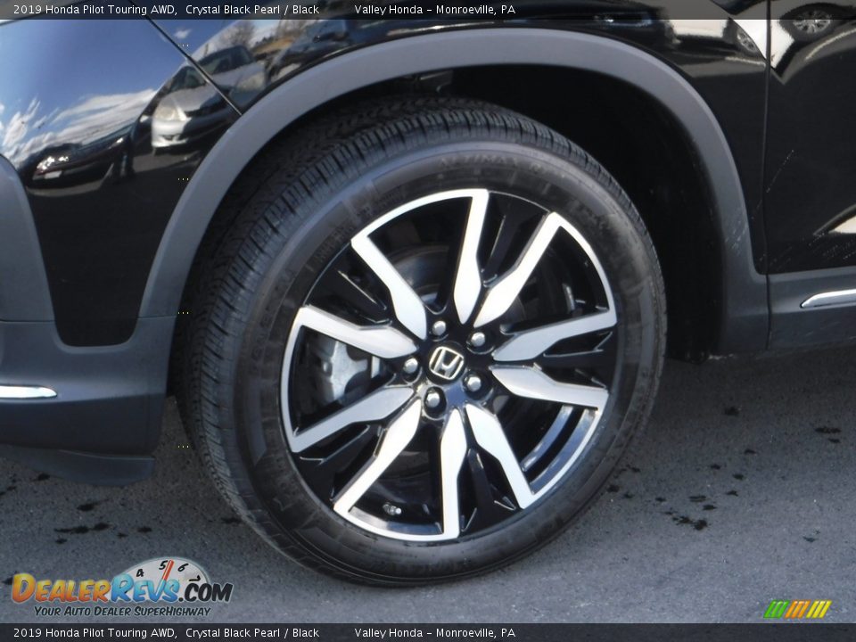 2019 Honda Pilot Touring AWD Crystal Black Pearl / Black Photo #3