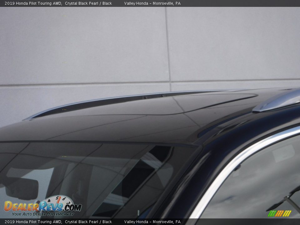2019 Honda Pilot Touring AWD Crystal Black Pearl / Black Photo #4