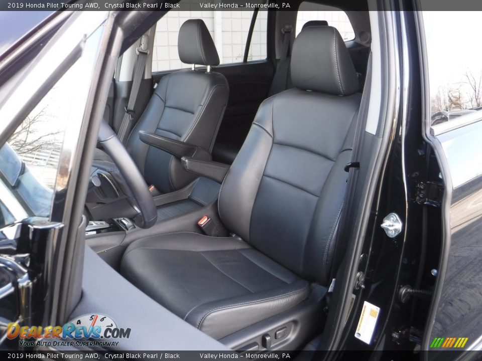 2019 Honda Pilot Touring AWD Crystal Black Pearl / Black Photo #14