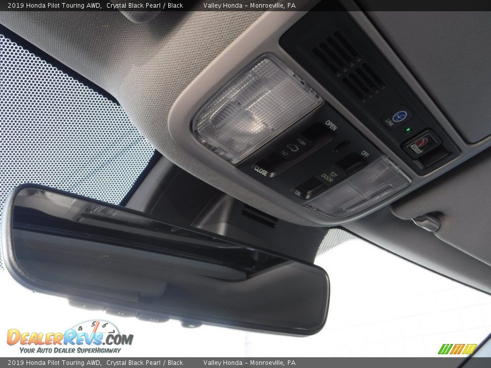 2019 Honda Pilot Touring AWD Crystal Black Pearl / Black Photo #26