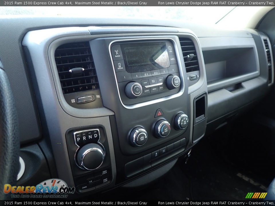 Controls of 2015 Ram 1500 Express Crew Cab 4x4 Photo #4