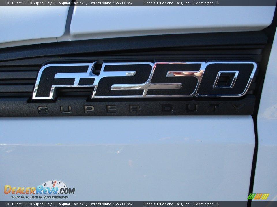 2011 Ford F250 Super Duty XL Regular Cab 4x4 Oxford White / Steel Gray Photo #13