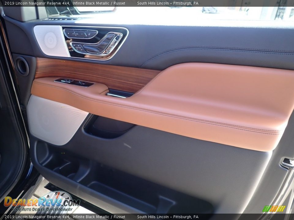 2019 Lincoln Navigator Reserve 4x4 Infinite Black Metallic / Russet Photo #13