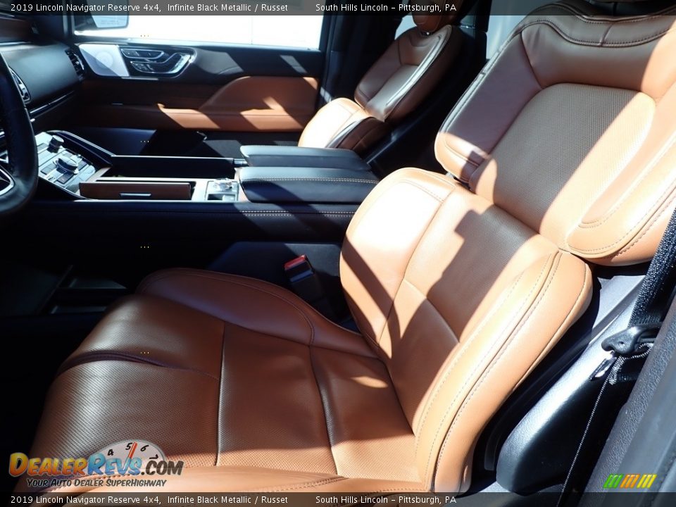 Front Seat of 2019 Lincoln Navigator Reserve 4x4 Photo #16