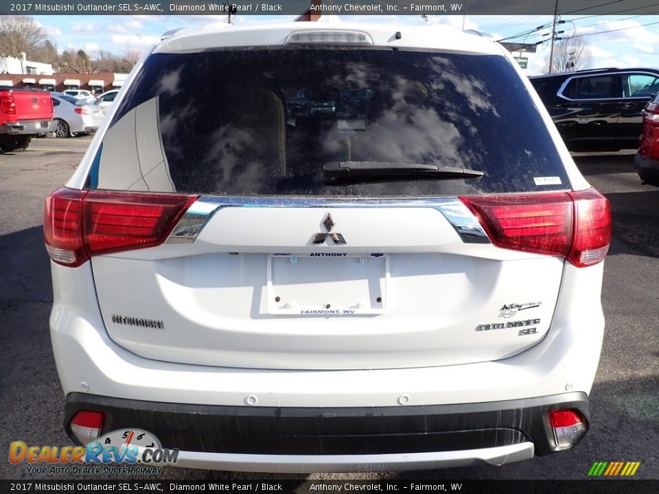 2017 Mitsubishi Outlander SEL S-AWC Diamond White Pearl / Black Photo #4