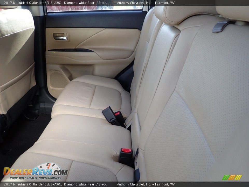 Rear Seat of 2017 Mitsubishi Outlander SEL S-AWC Photo #12