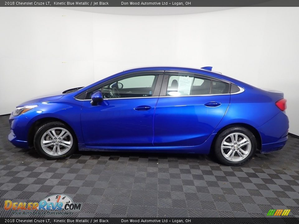 2018 Chevrolet Cruze LT Kinetic Blue Metallic / Jet Black Photo #9