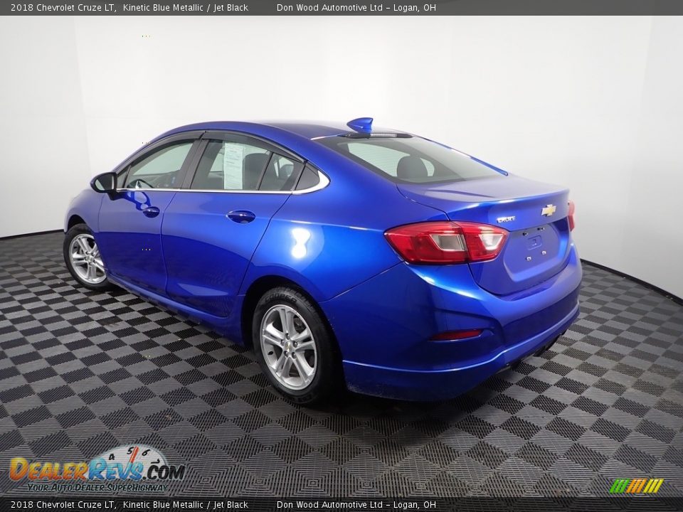 2018 Chevrolet Cruze LT Kinetic Blue Metallic / Jet Black Photo #10