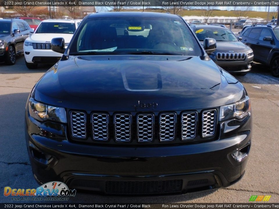 2022 Jeep Grand Cherokee Laredo X 4x4 Diamond Black Crystal Pearl / Global Black Photo #2