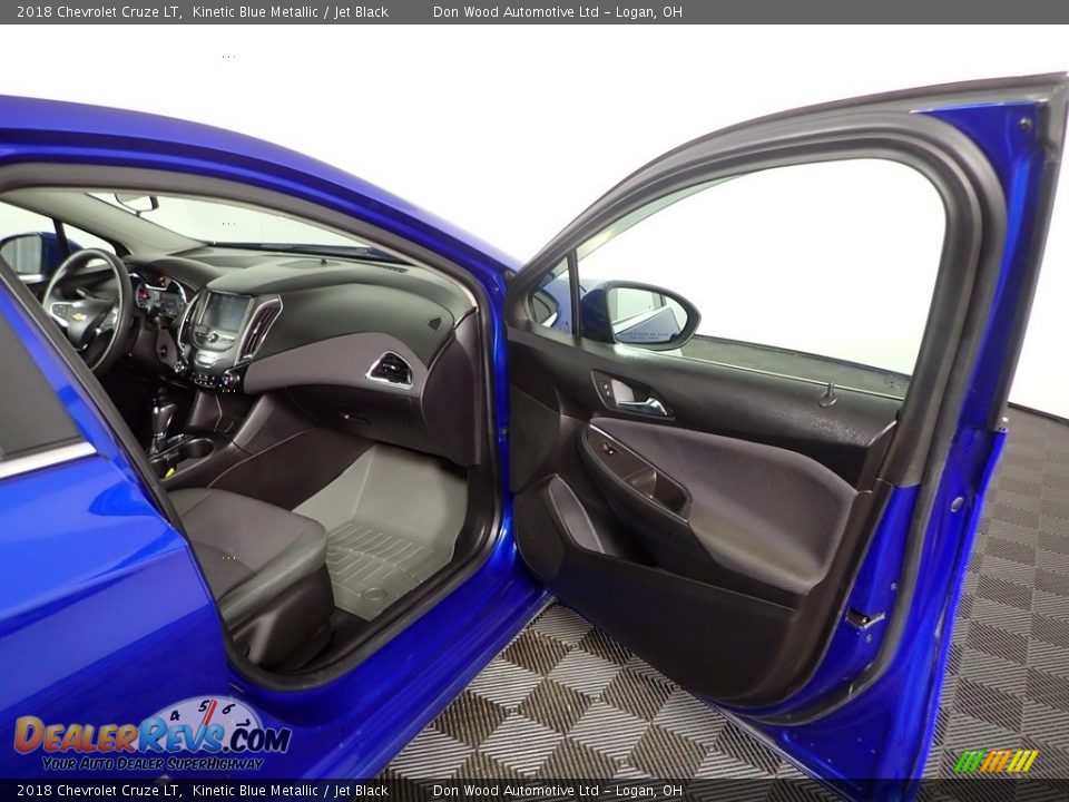 2018 Chevrolet Cruze LT Kinetic Blue Metallic / Jet Black Photo #30