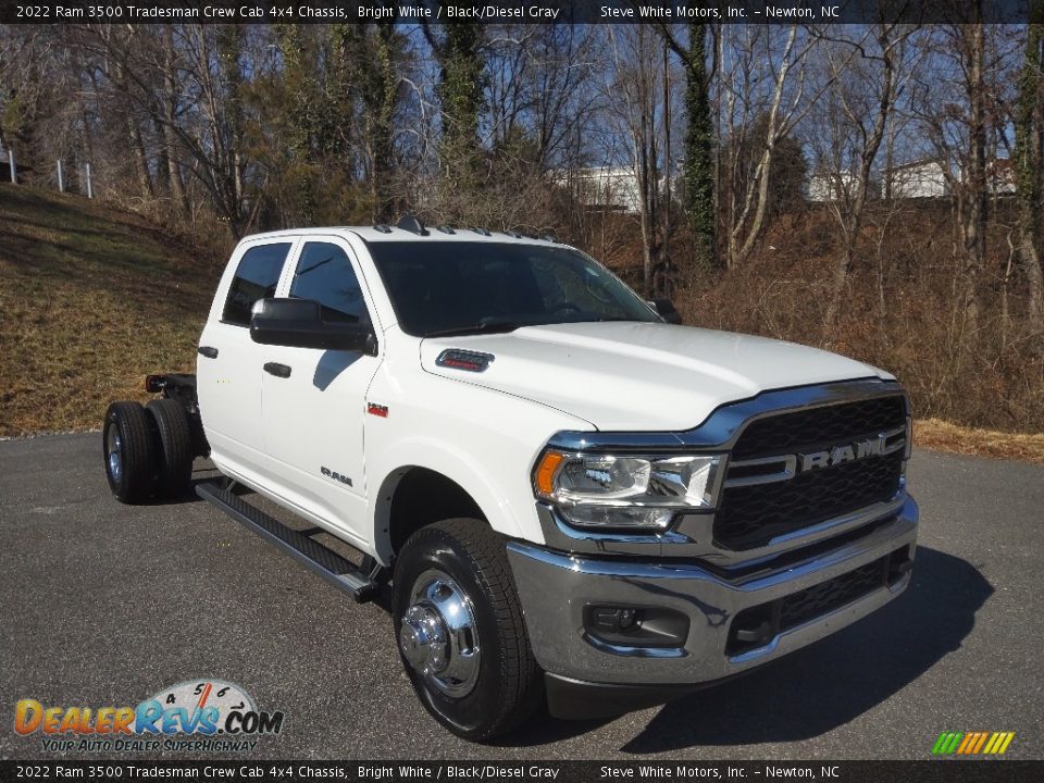 2022 Ram 3500 Tradesman Crew Cab 4x4 Chassis Bright White / Black/Diesel Gray Photo #4