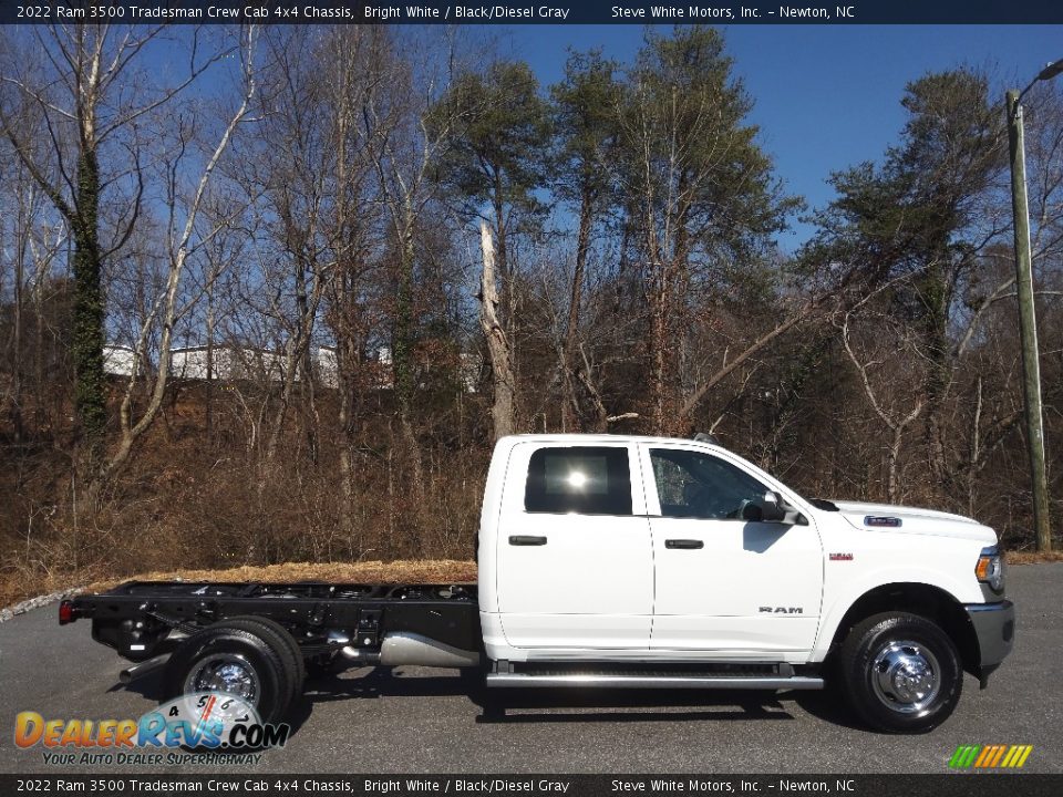 2022 Ram 3500 Tradesman Crew Cab 4x4 Chassis Bright White / Black/Diesel Gray Photo #5