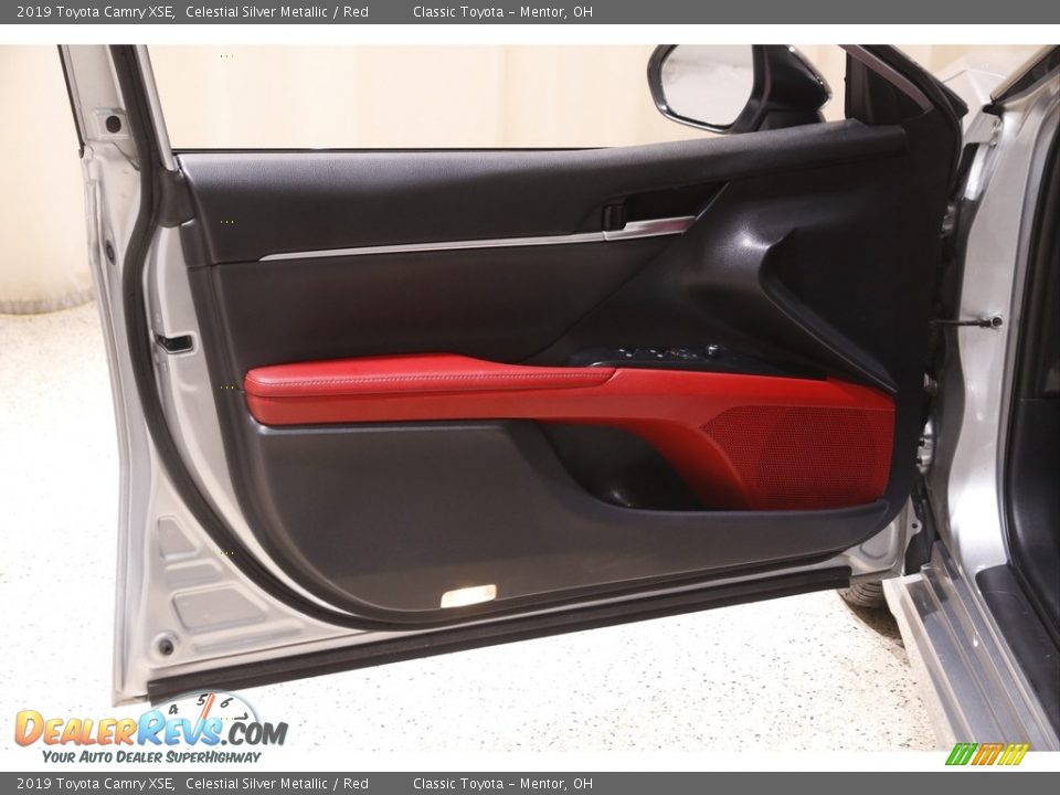 2019 Toyota Camry XSE Celestial Silver Metallic / Red Photo #4