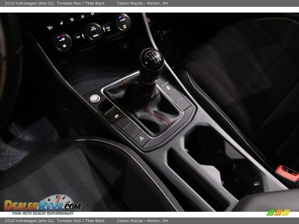 2019 Volkswagen Jetta GLI Shifter Photo #14