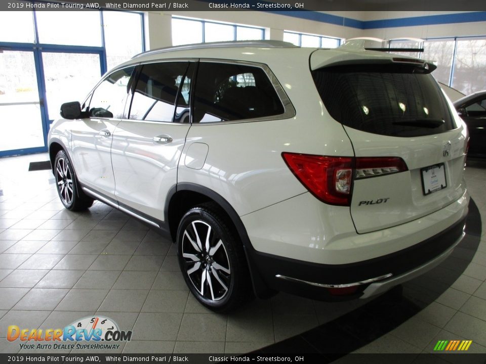 2019 Honda Pilot Touring AWD White Diamond Pearl / Black Photo #9