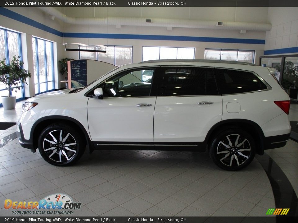 2019 Honda Pilot Touring AWD White Diamond Pearl / Black Photo #10