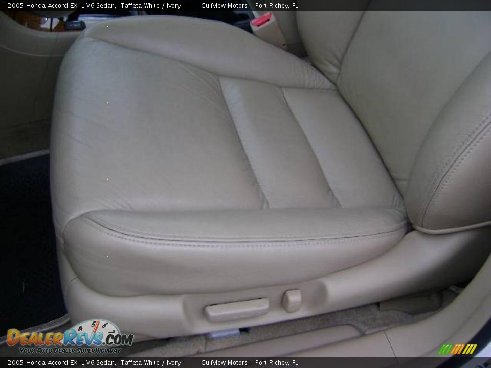 2005 Honda Accord EX-L V6 Sedan Taffeta White / Ivory Photo #15