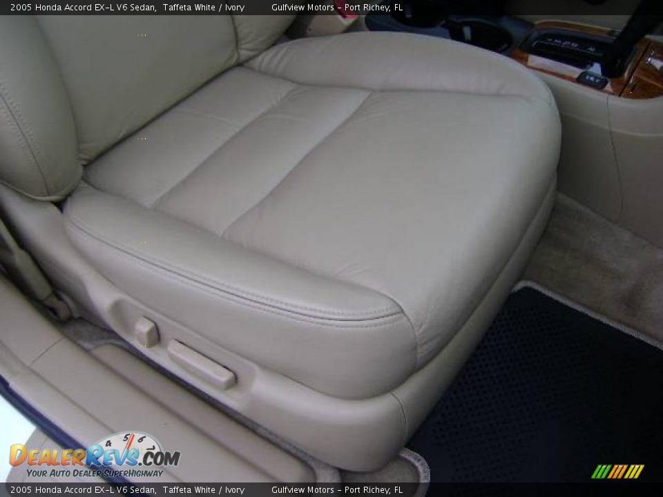 2005 Honda Accord EX-L V6 Sedan Taffeta White / Ivory Photo #17