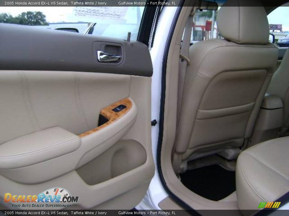 2005 Honda Accord EX-L V6 Sedan Taffeta White / Ivory Photo #18