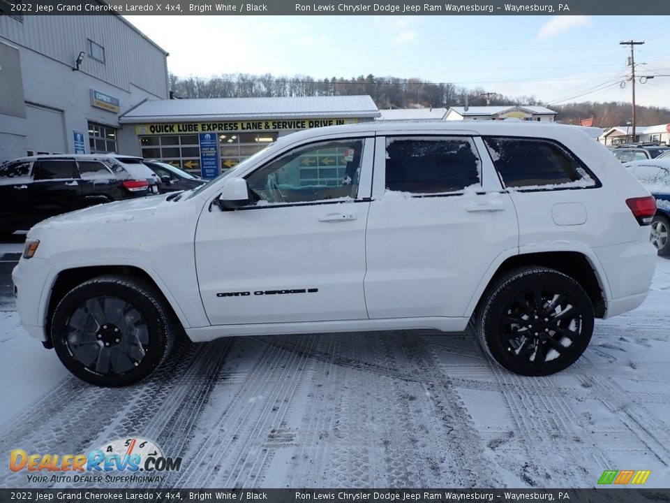 2022 Jeep Grand Cherokee Laredo X 4x4 Bright White / Black Photo #2