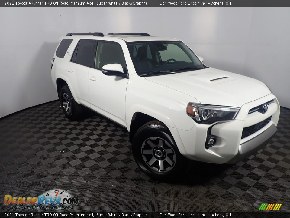 Front 3/4 View of 2021 Toyota 4Runner TRD Off Road Premium 4x4 Photo #6