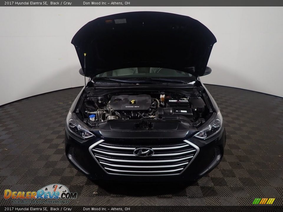 2017 Hyundai Elantra SE Black / Gray Photo #6