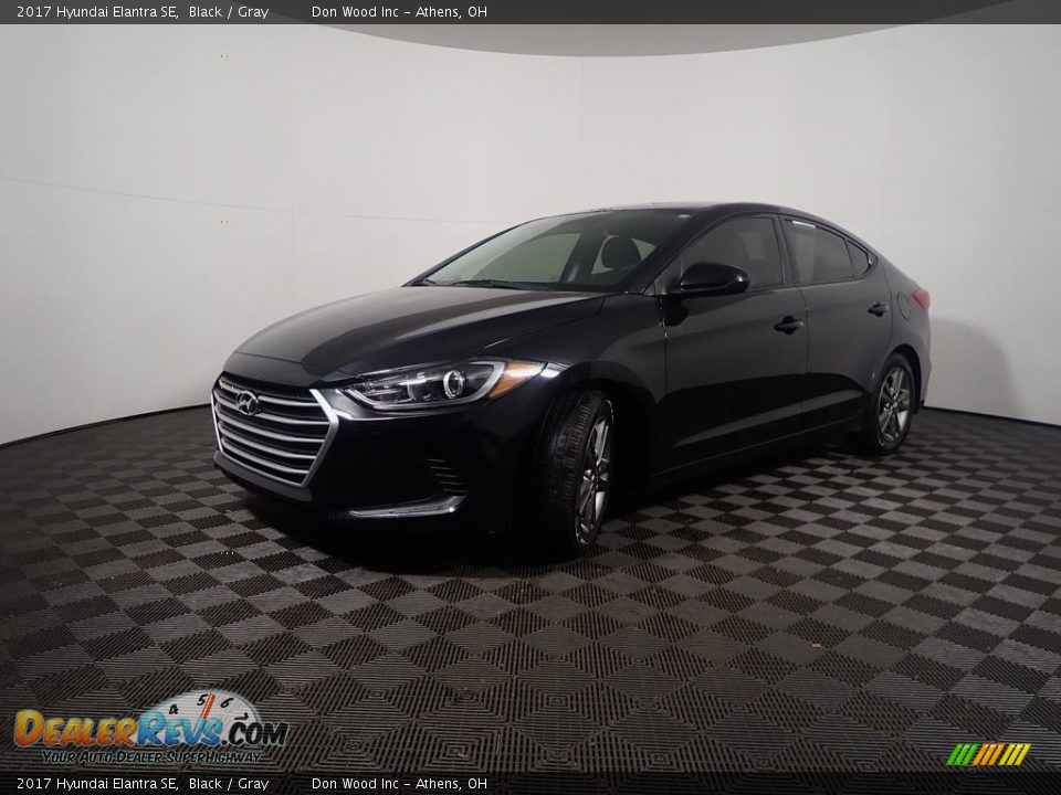 2017 Hyundai Elantra SE Black / Gray Photo #8