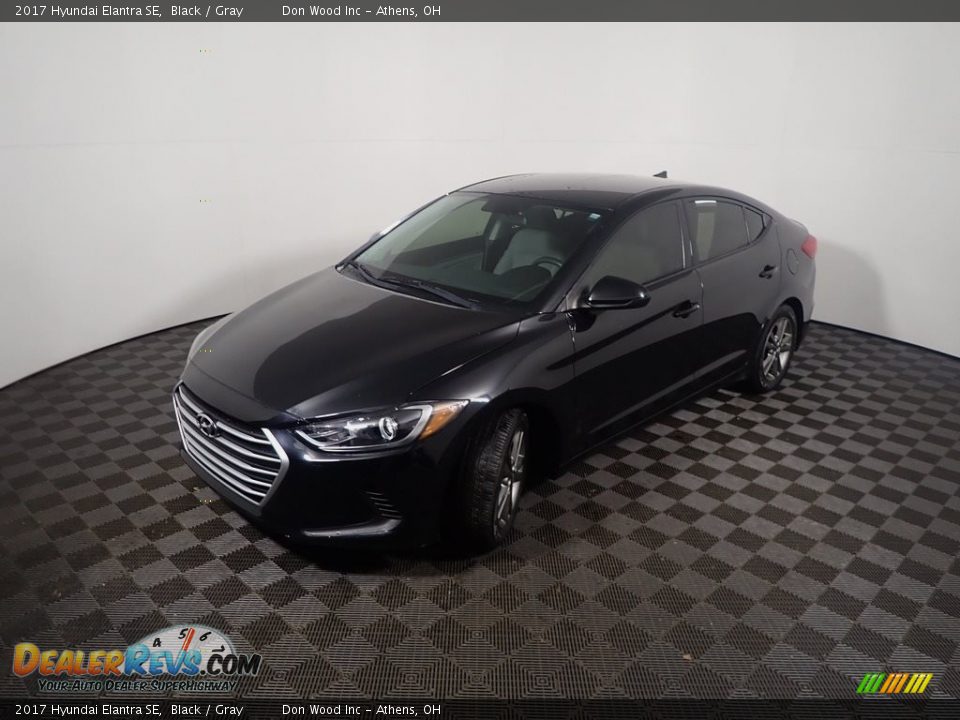 2017 Hyundai Elantra SE Black / Gray Photo #9