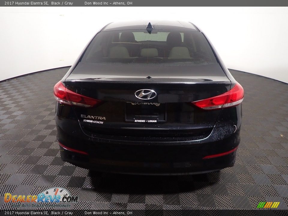 2017 Hyundai Elantra SE Black / Gray Photo #13