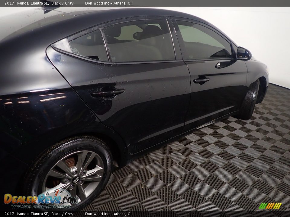 2017 Hyundai Elantra SE Black / Gray Photo #19