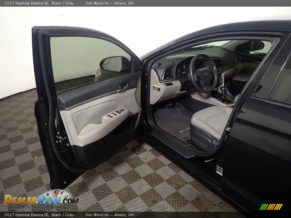 2017 Hyundai Elantra SE Black / Gray Photo #20