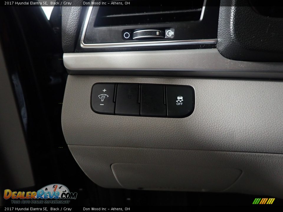 2017 Hyundai Elantra SE Black / Gray Photo #31