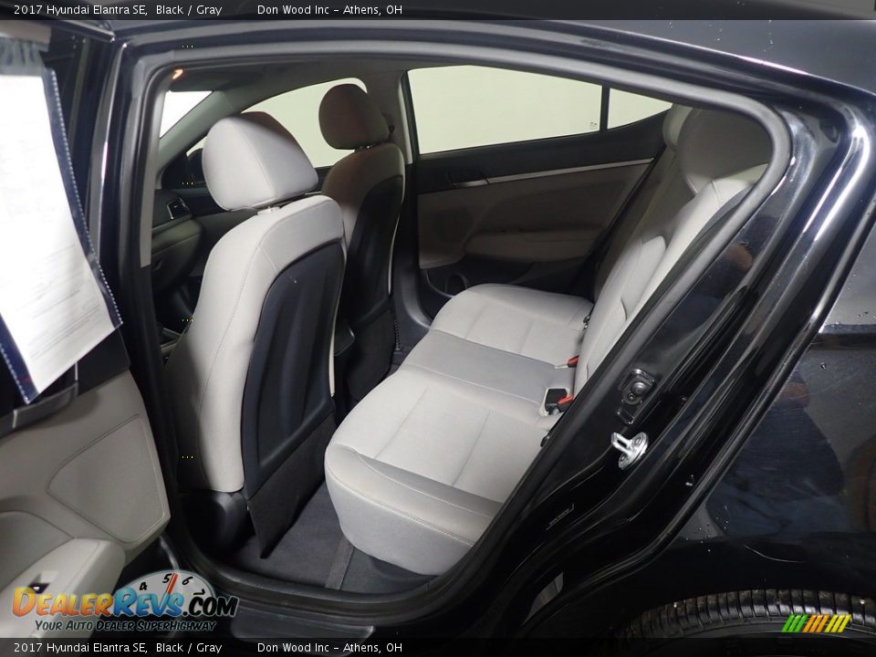 2017 Hyundai Elantra SE Black / Gray Photo #35