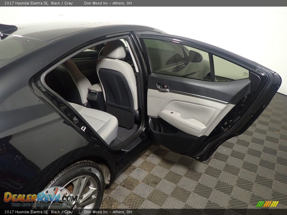 2017 Hyundai Elantra SE Black / Gray Photo #36
