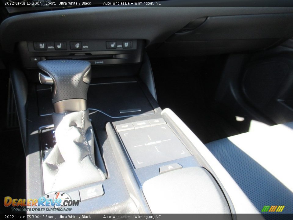 2022 Lexus ES 300h F Sport Shifter Photo #19