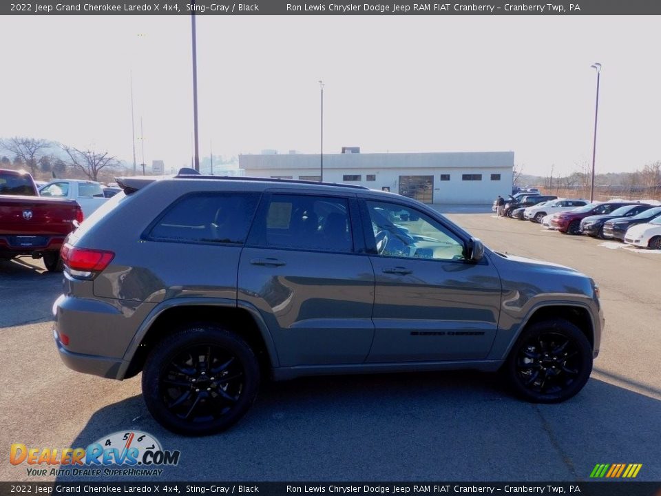 2022 Jeep Grand Cherokee Laredo X 4x4 Sting-Gray / Black Photo #4