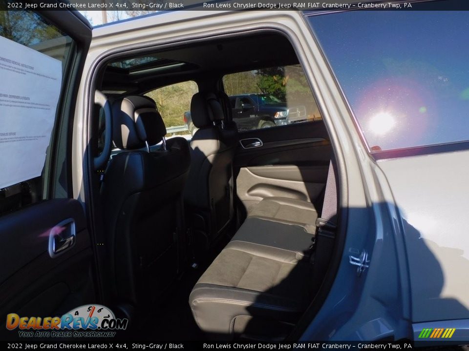2022 Jeep Grand Cherokee Laredo X 4x4 Sting-Gray / Black Photo #12