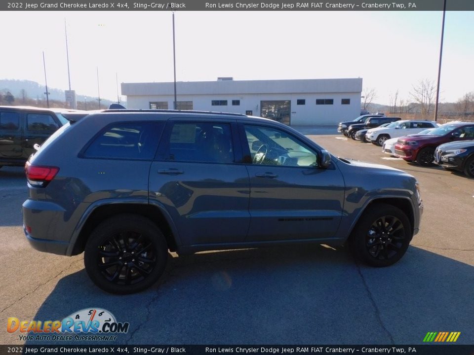 2022 Jeep Grand Cherokee Laredo X 4x4 Sting-Gray / Black Photo #4