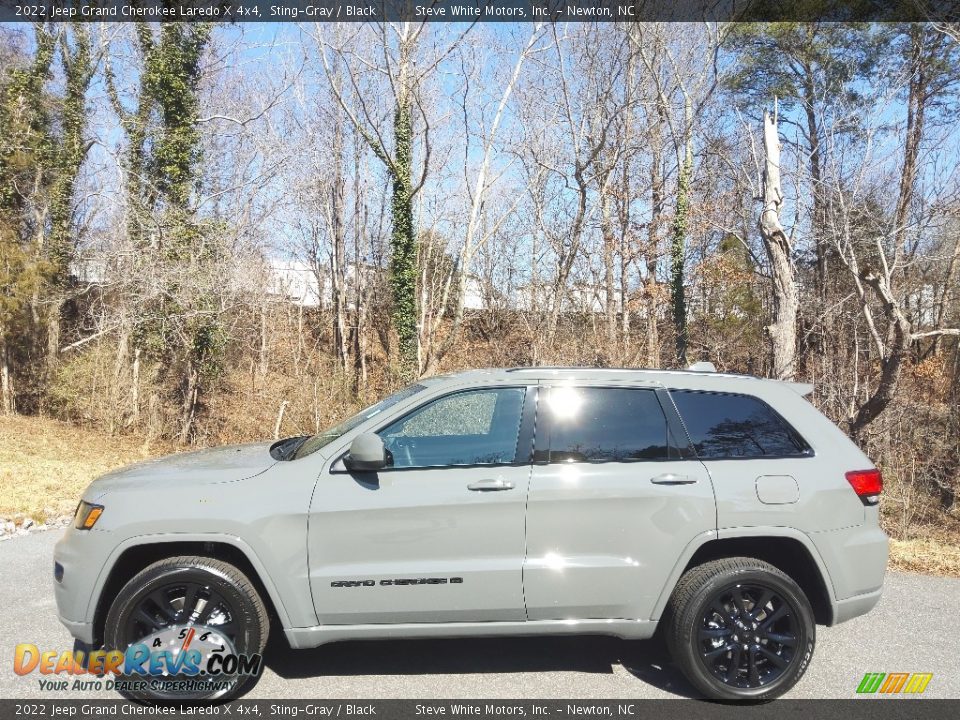 Sting-Gray 2022 Jeep Grand Cherokee Laredo X 4x4 Photo #1