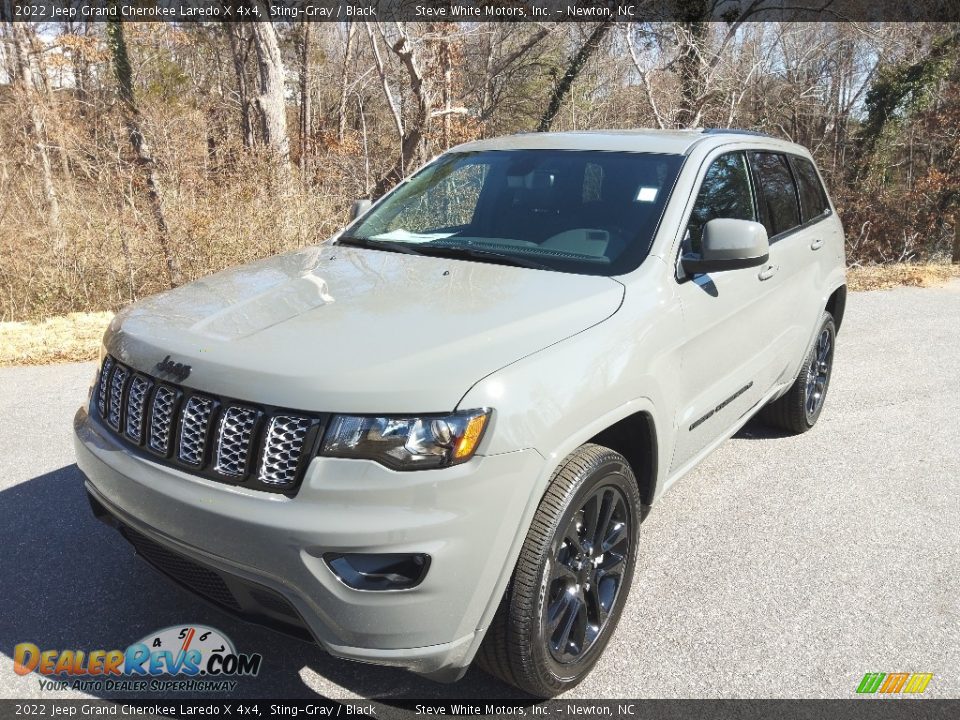 2022 Jeep Grand Cherokee Laredo X 4x4 Sting-Gray / Black Photo #2