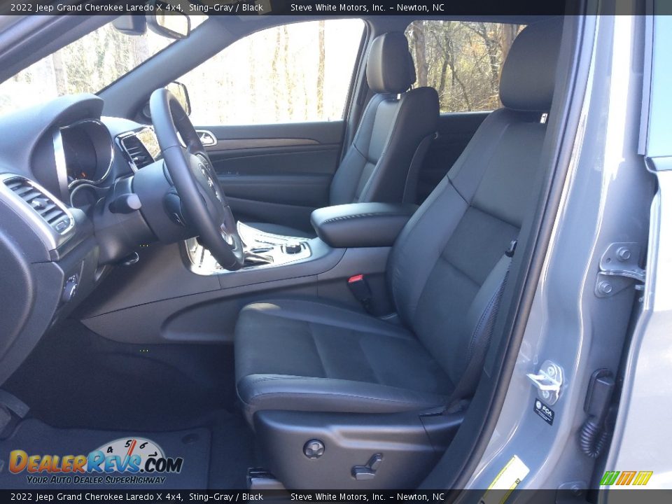 Front Seat of 2022 Jeep Grand Cherokee Laredo X 4x4 Photo #10