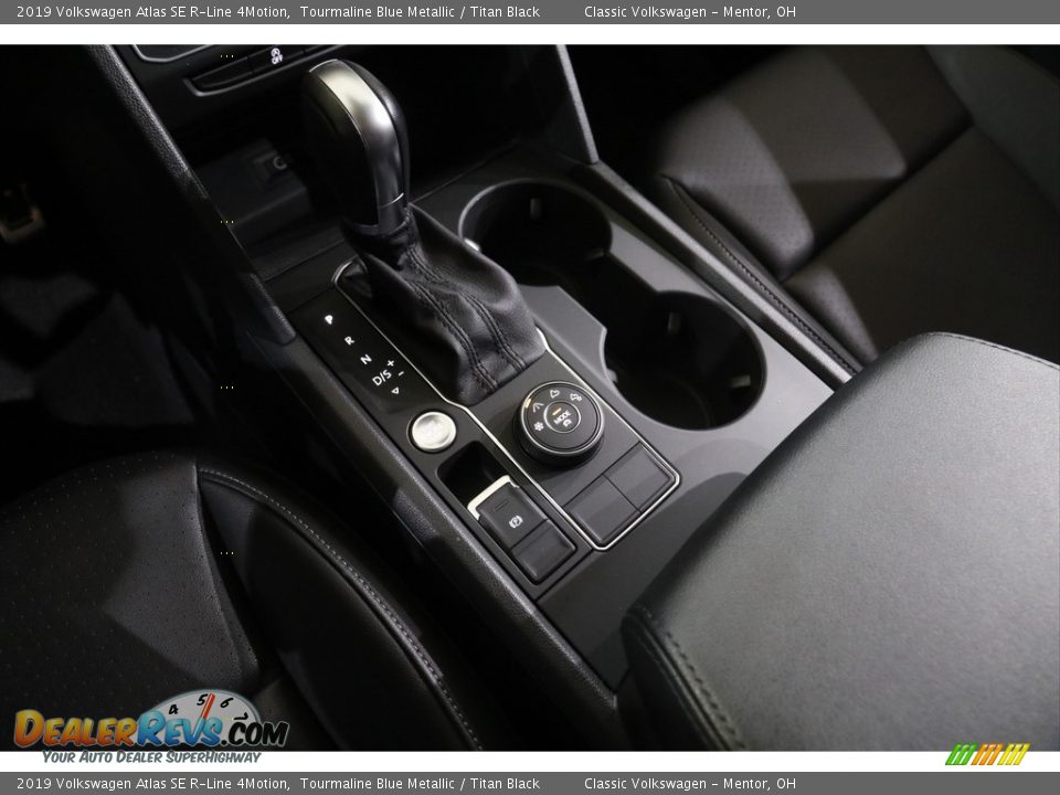 2019 Volkswagen Atlas SE R-Line 4Motion Shifter Photo #14