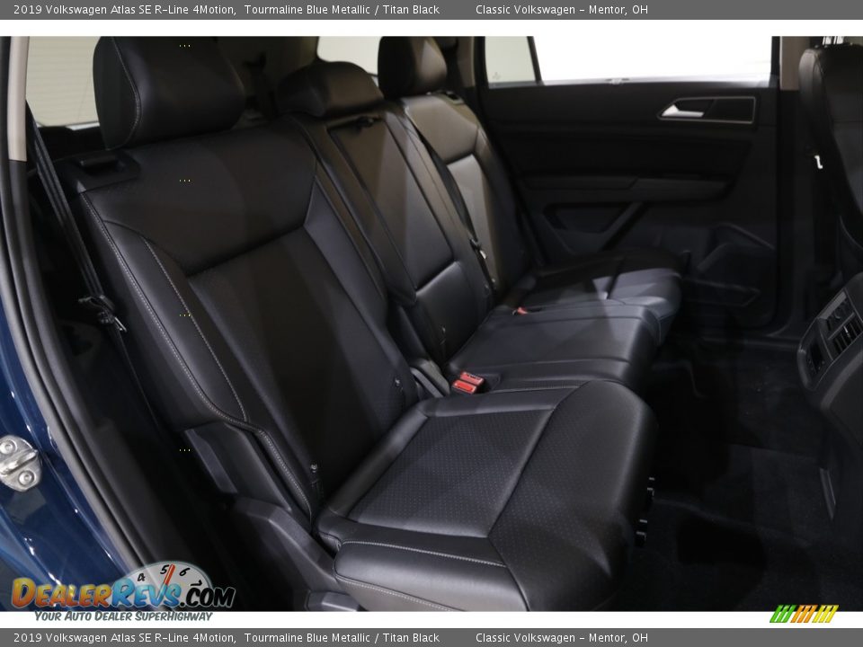 Rear Seat of 2019 Volkswagen Atlas SE R-Line 4Motion Photo #16